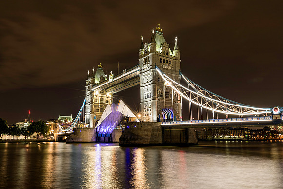 Tower Bridge Closing